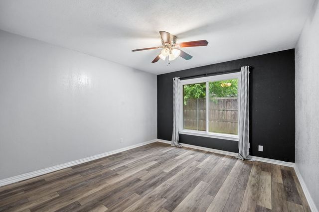 421 S 1st Street, Krum, TX 76249