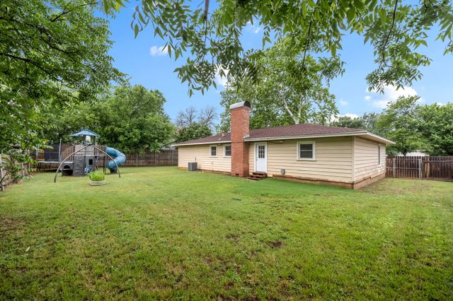 421 S 1st Street, Krum, TX 76249