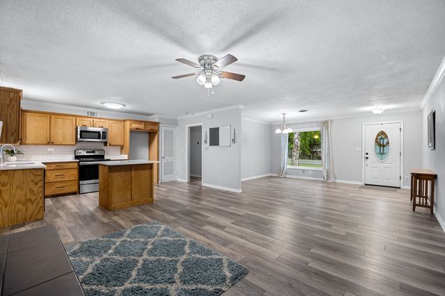 421 S 1st Street, Krum, TX 76249
