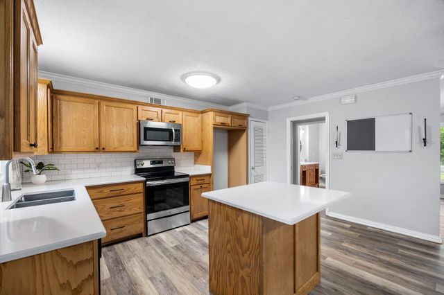 421 S 1st Street, Krum, TX 76249