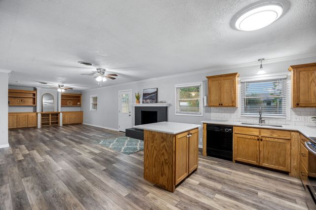 421 S 1st Street, Krum, TX 76249