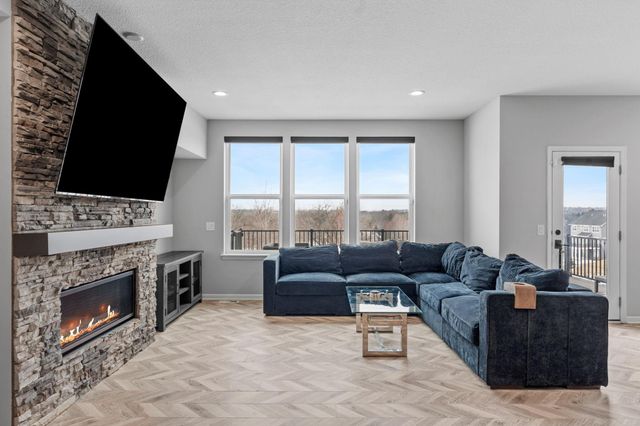 4263 Swallowtail Lane, Woodbury, MN 55129