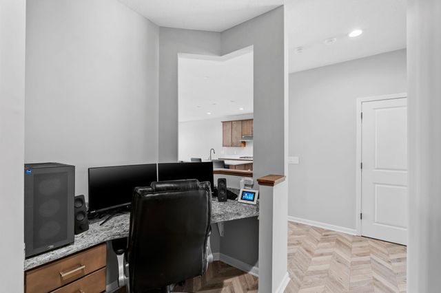 4263 Swallowtail Lane, Woodbury, MN 55129