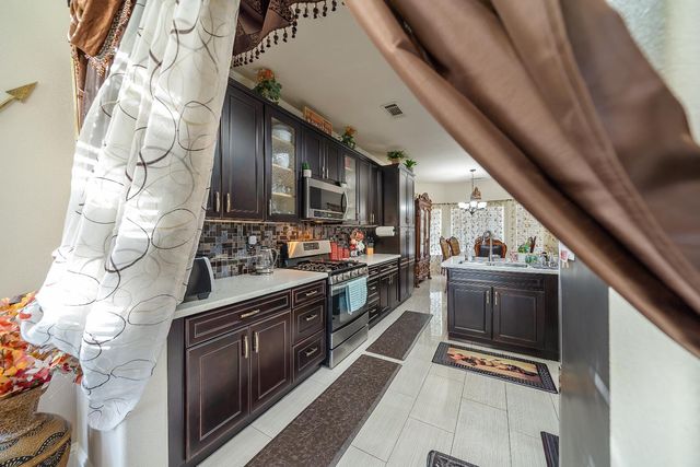 1114 Kay Cir, Turlock, CA 95382