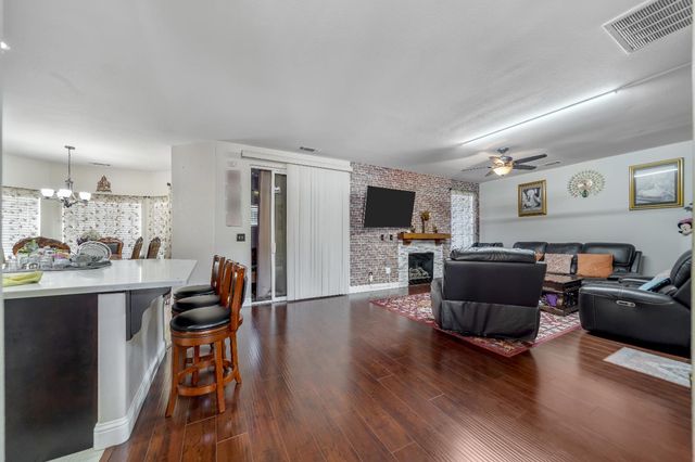 1114 Kay Cir, Turlock, CA 95382