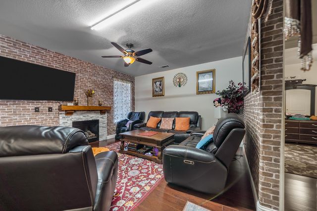 1114 Kay Cir, Turlock, CA 95382