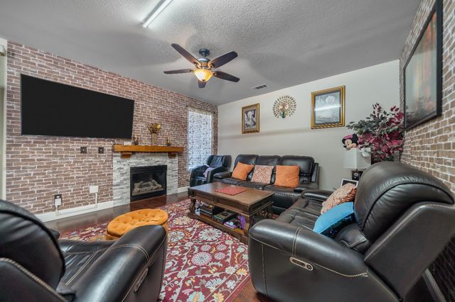 1114 Kay Cir, Turlock, CA 95382