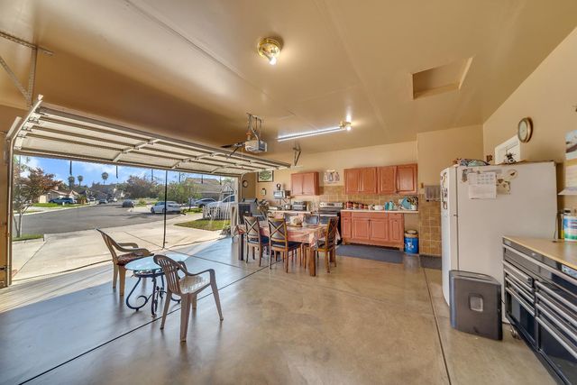 1114 Kay Cir, Turlock, CA 95382