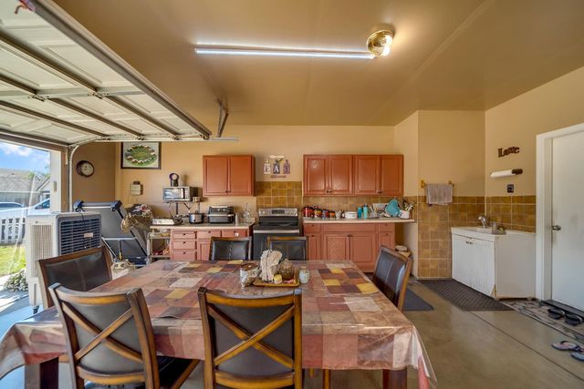 1114 Kay Cir, Turlock, CA 95382