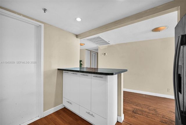 900 Bay Dr 321, Miami Beach, FL 33141