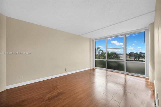 900 Bay Dr 321, Miami Beach, FL 33141
