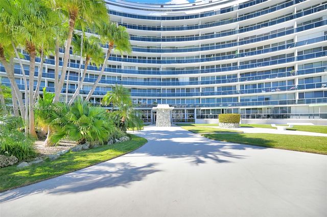 900 Bay Dr 321, Miami Beach, FL 33141