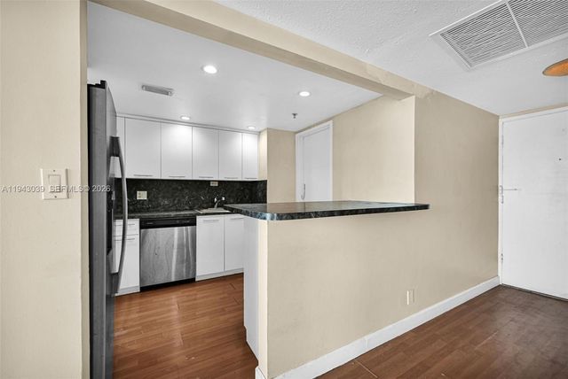 900 Bay Dr 321, Miami Beach, FL 33141