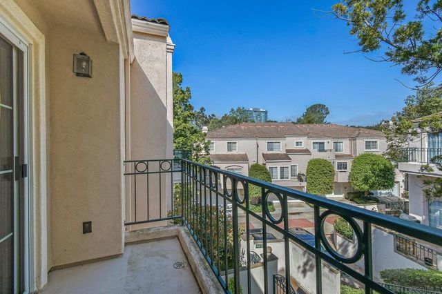 5117 Renaissance Ave D, San Diego, CA 92122