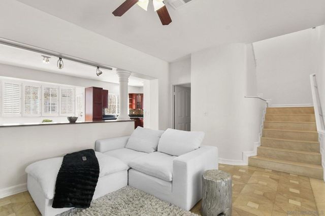5117 Renaissance Ave D, San Diego, CA 92122