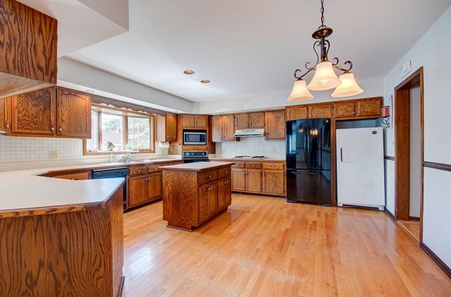 900 Mason Avenue, Joliet, IL 60435