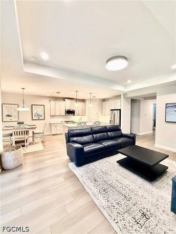 3050 Heritage Pines DR, Fort Myers, FL 33905