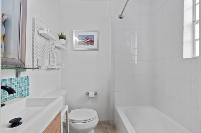 335 Ocean Drive 106, Miami Beach, FL 33139