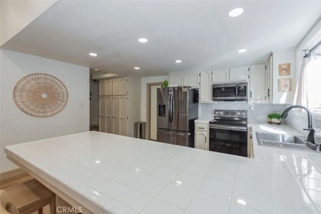 29961 Vacation, Canyon Lake, CA 92587