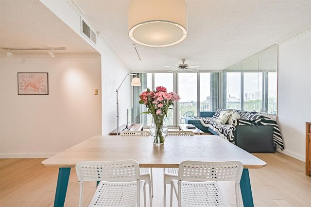 3614 Montrose Boulevard 505, Houston, TX 77006