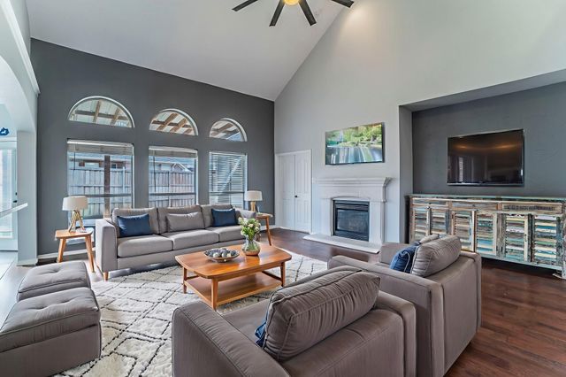 9 Losana Court, Mansfield, TX 76063