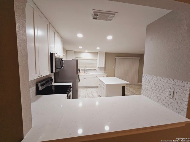 2319 fox meadow, San Antonio, TX 78251