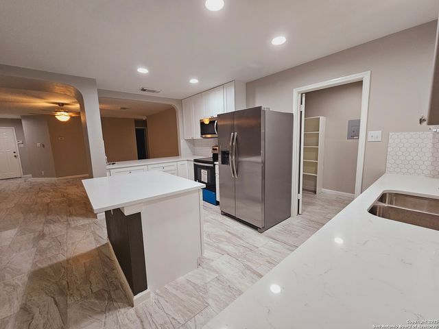 2319 fox meadow, San Antonio, TX 78251