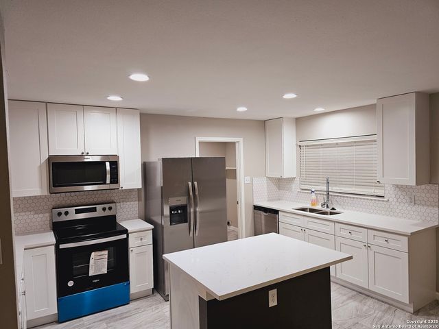 2319 fox meadow, San Antonio, TX 78251