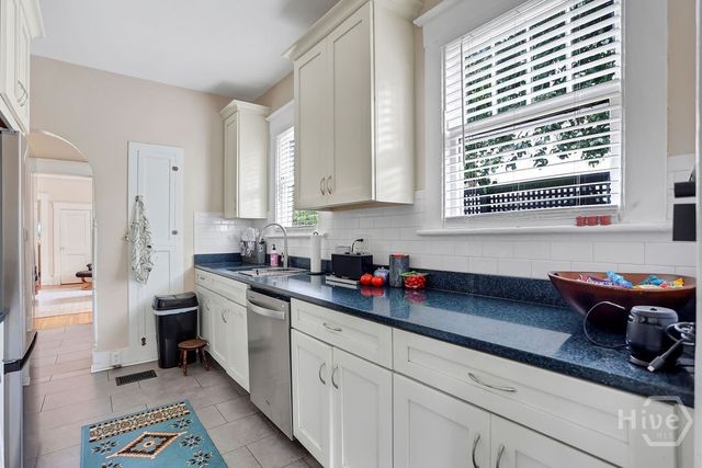 44 E 55th Street, Savannah, GA 31405