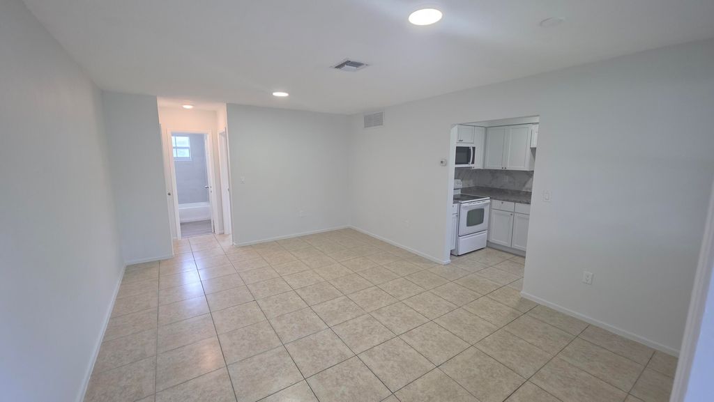 7511 Venetian Street 2, Miramar, FL 33023
