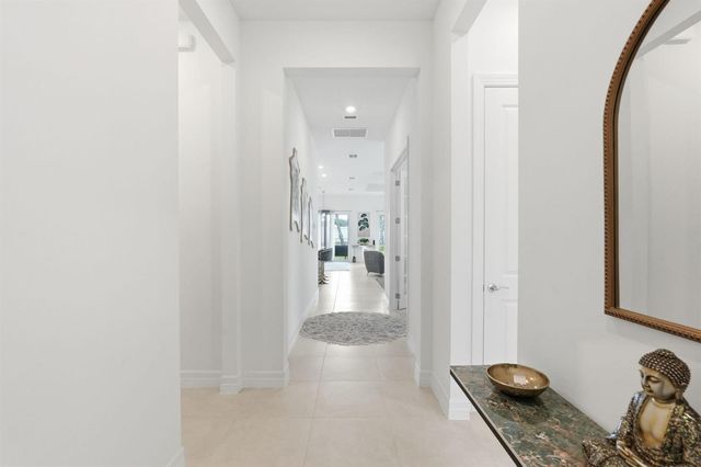 10550 Northbrook Circle, Palm Beach Gardens, FL 33412