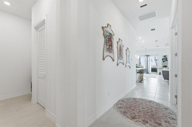 10550 Northbrook Circle, Palm Beach Gardens, FL 33412