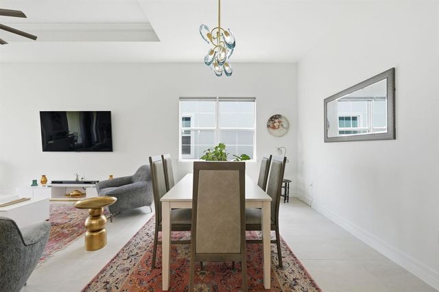 10550 Northbrook Circle, Palm Beach Gardens, FL 33412