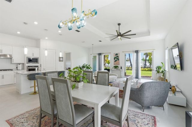 10550 Northbrook Circle, Palm Beach Gardens, FL 33412