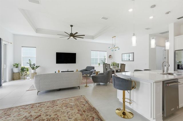 10550 Northbrook Circle, Palm Beach Gardens, FL 33412
