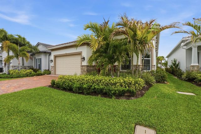 10550 Northbrook Circle, Palm Beach Gardens, FL 33412