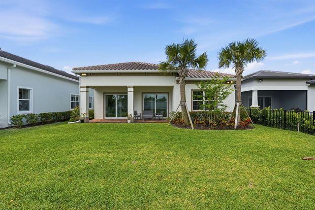 10550 Northbrook Circle, Palm Beach Gardens, FL 33412