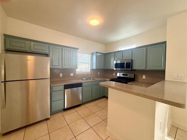 6916 Meador Ave B, Austin, TX 78752