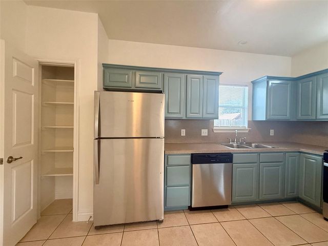 6916 Meador Ave B, Austin, TX 78752