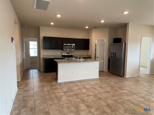 5802 Harriet Tubman Avenue, Killeen, TX 76543