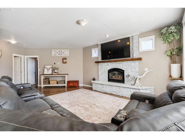15002 90th St E, Puyallup, WA 98372
