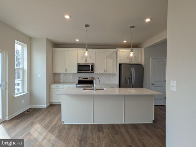 217 MONTEITH DR, Winchester, VA 22601