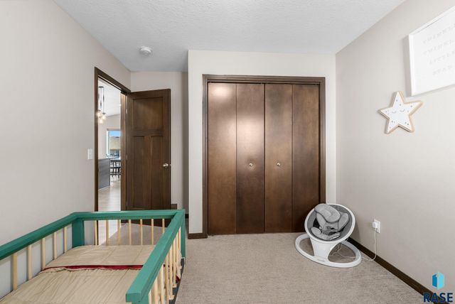 3000 S Richie Dr Drive, Sioux Falls, SD 57106