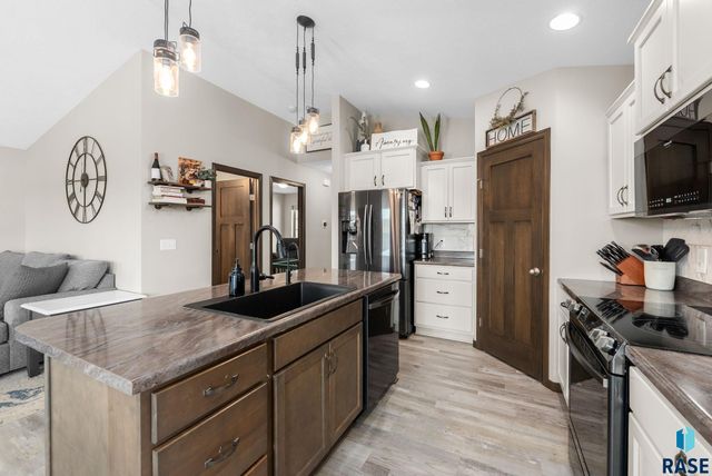 3000 S Richie Dr Drive, Sioux Falls, SD 57106