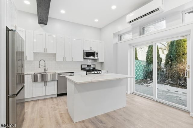 387 Broughton Ave, Bloomfield Twp., NJ 07003