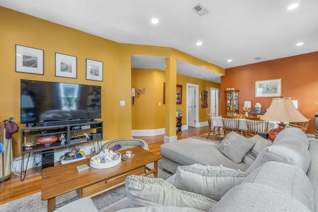 71 Romsey St 2, Boston, MA 02125