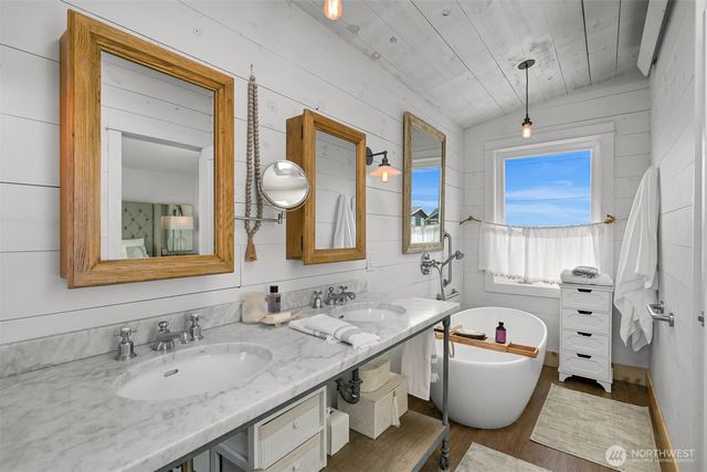 4348 Saltspring Drive, Ferndale, WA 98248