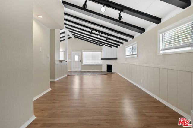 5541 Fallbrook Avenue, Woodland Hills (los Angeles), CA 91367