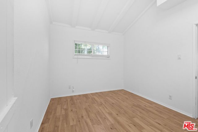 5541 Fallbrook Avenue, Woodland Hills (los Angeles), CA 91367