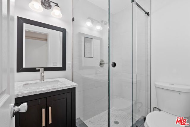 5541 Fallbrook Avenue, Woodland Hills (los Angeles), CA 91367